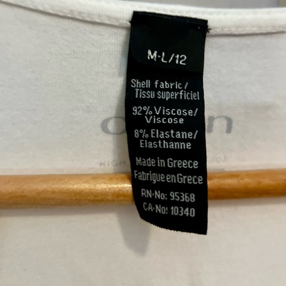 V Neck 3/4 Sleeve T Shirt in White, Size M/L - Picture 5 of 5